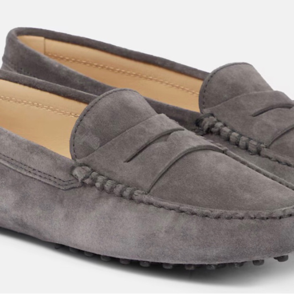 Brand New Womens Tod’s Gommino suede loafers size 41